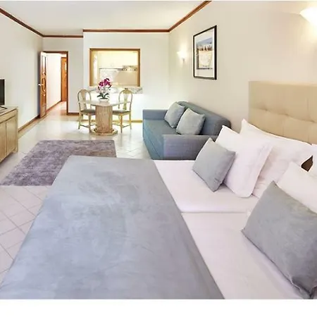 Luna Da Oura Apartmanhotel