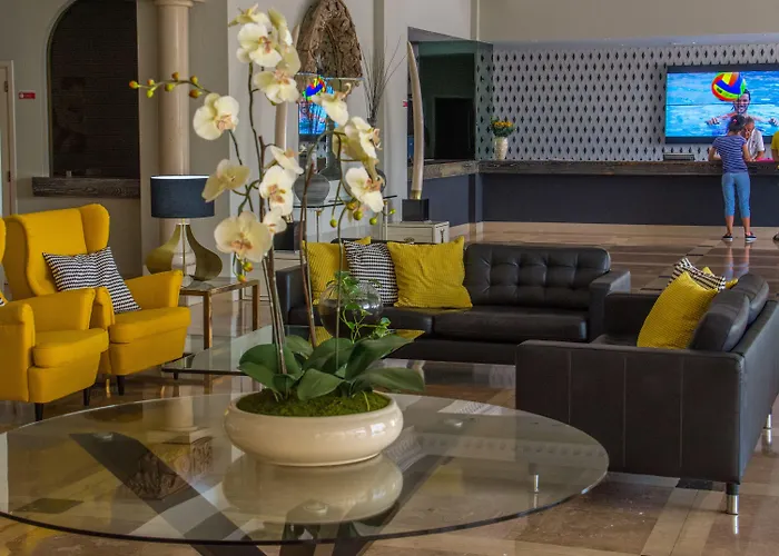 Luna Da Oura Aparthotel