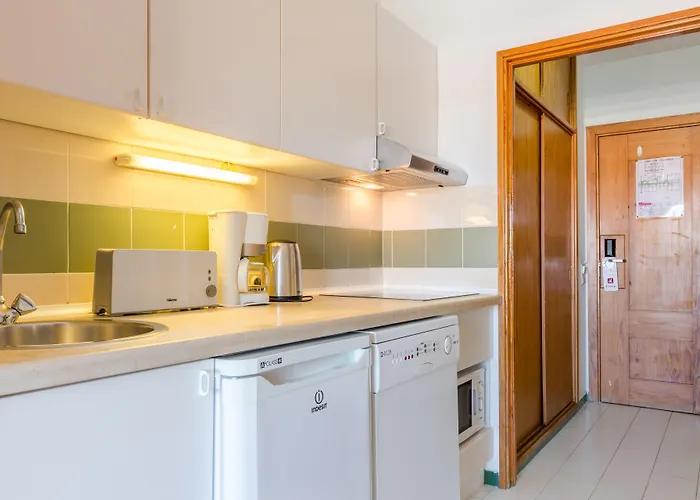 Luna Da Oura Aparthotel 4*