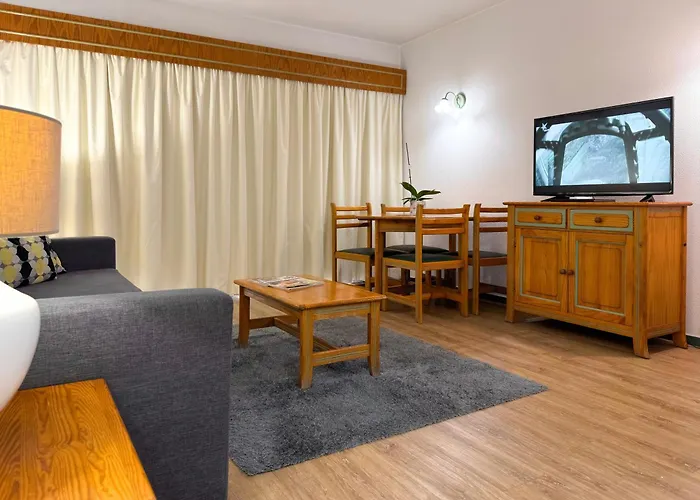 Luna Da Oura Aparthotel