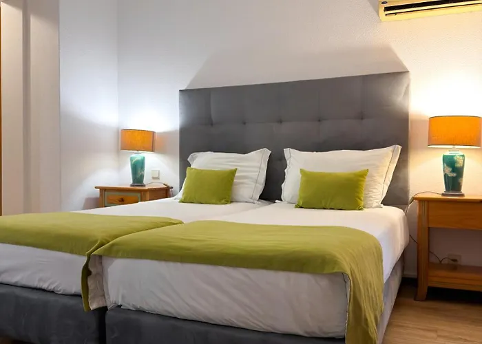 Luna Da Oura Aparthotel 4*