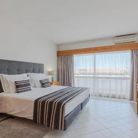 卢纳大浦酒店 4*