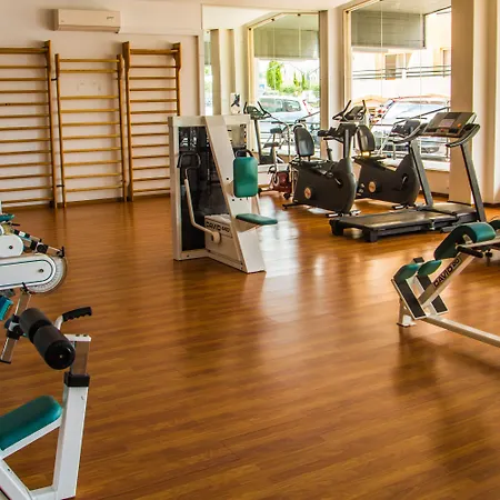 卢纳大浦酒店 公寓式酒店 阿尔布费拉