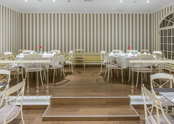 卢纳大浦酒店 4* 阿尔布费拉