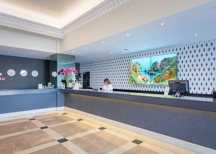 卢纳大浦酒店 4*