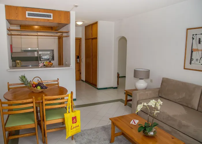 Luna Da Oura Apartmanhotel 4*