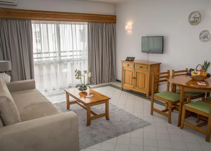 卢纳大浦酒店 公寓式酒店 阿尔布费拉