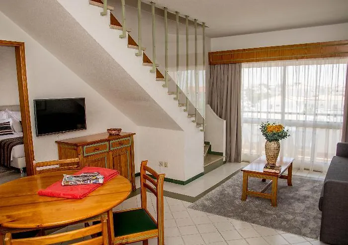 卢纳大浦酒店 4*